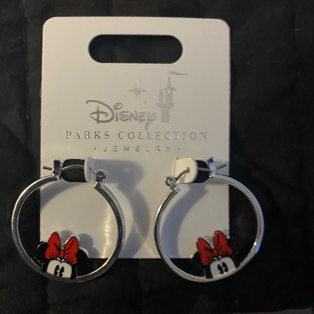 Minnie mouse Silvertone peek a boo Minnie hoops from the Disney parks OS✨❤️